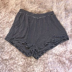 H&M black and white striped shorts